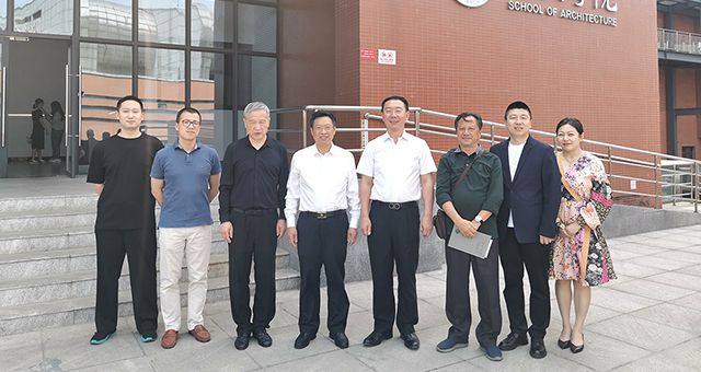 HJC黄金城平台投资集团与西南民族大学建筑学院正式签订战略合作协议